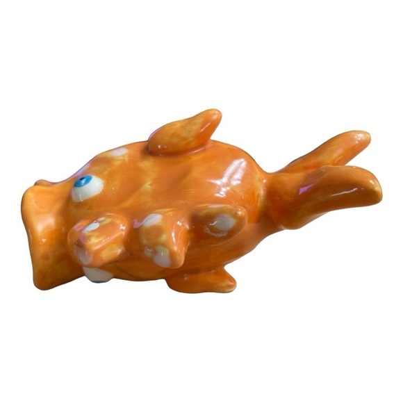 Ceramic Artist Clay Bottle Stopper Beachy Goldfish Whimsical Blue Eyed Polka
Dot - Picture 8 of 11